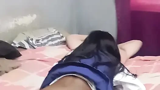 Mahasiswi nakal 18 tahun nyepong kontol dosennya demi nilai bagus