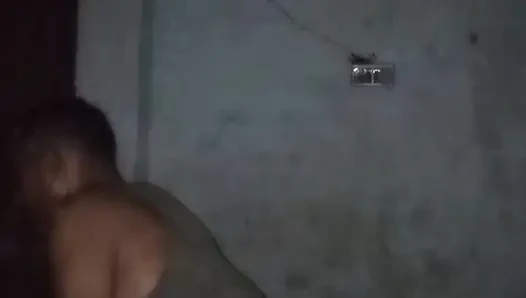 Bhabhi ne apni chut me mall under dalbaya