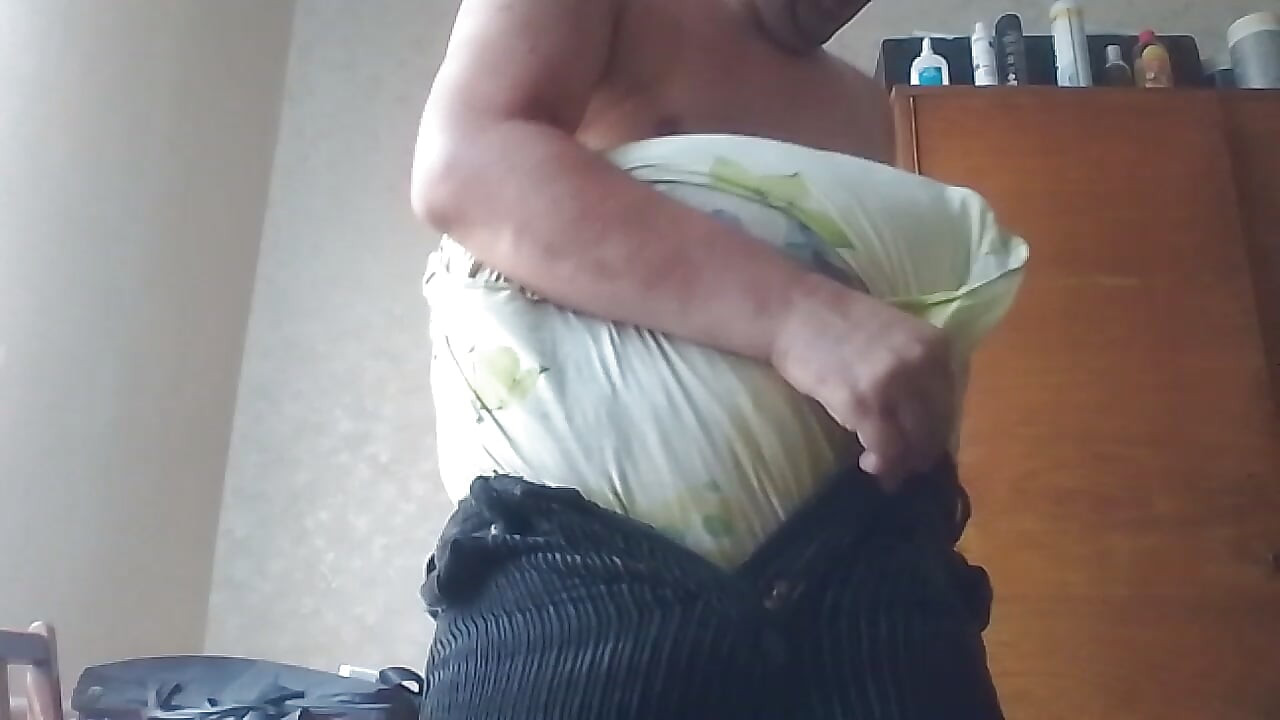 My pillows masturbation. Lovely pillows. Hard and cool.