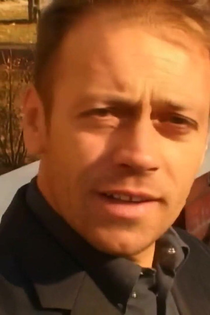Dvije napaljene žene prišle su na ulici da se jebu