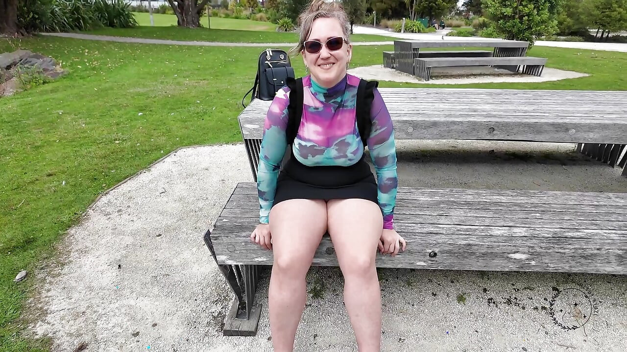 Rotorua vlog: Rezgő cica mélyen a puncimban, miközben sétál a városban