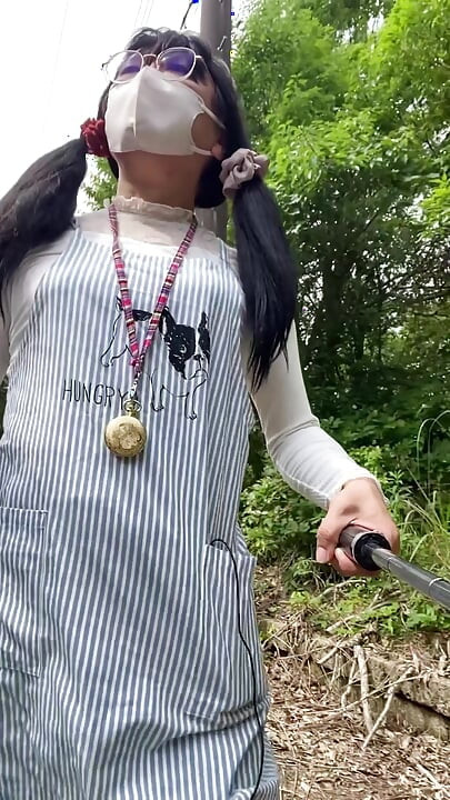 No.268 Exposé Walk in an Apron Part 1
