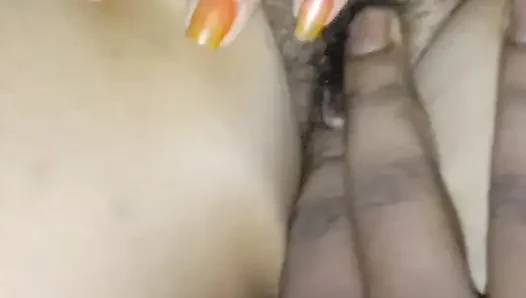 Üvey kız kardeş yaşlı üvey erkek kardeşini sikiyor