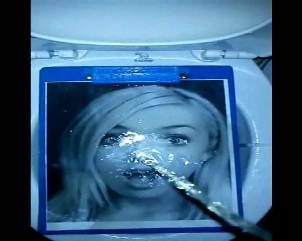 Peyton List gets golden shower