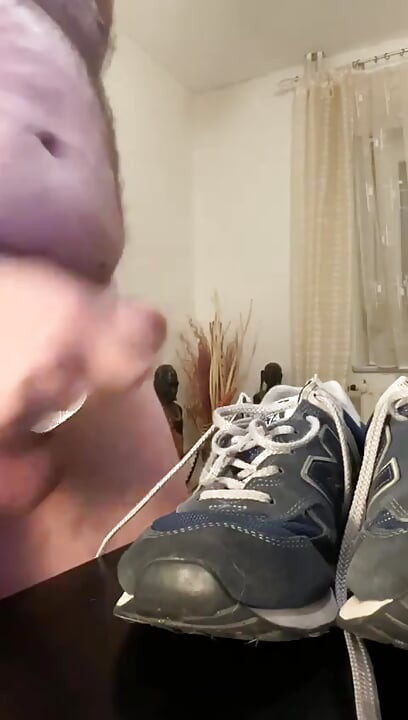 Cuming on My Shoes