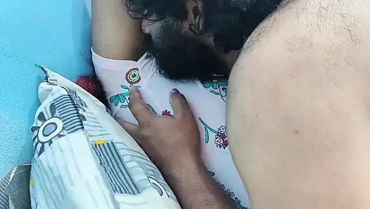 Ciuman payudara dengan jilat pusar