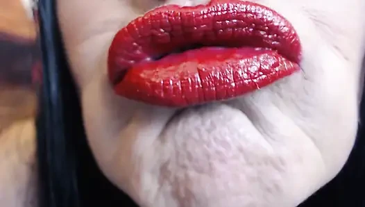 Große, dicke rote entenlippen