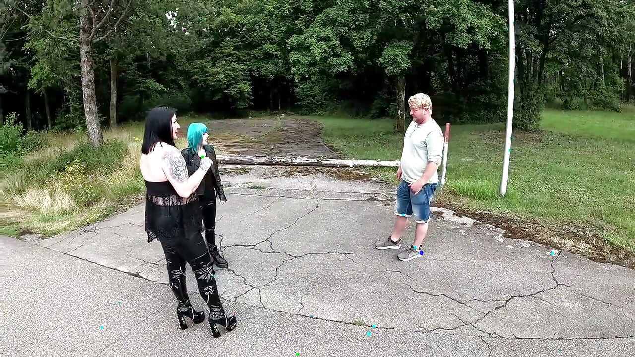 Dominatrix Date Loose Slave Gets What He Deserves