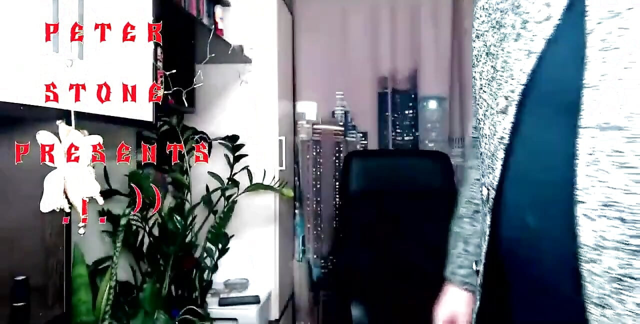 Curvă matură căsătorită pe cameră web Aimee, fotoliul ei magic și vibratorul mare în pizdă și gură