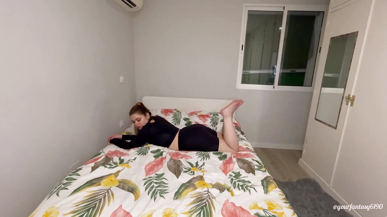 Farting in short leggings 2 (custom)