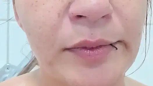 Erotik yağ gösterisi