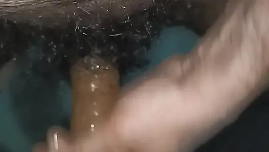 Hintli orta yaşlı adam penisini sikiyor
