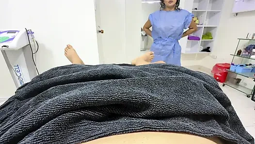 Masseuse allows me to touch her ass REAL VIDEO