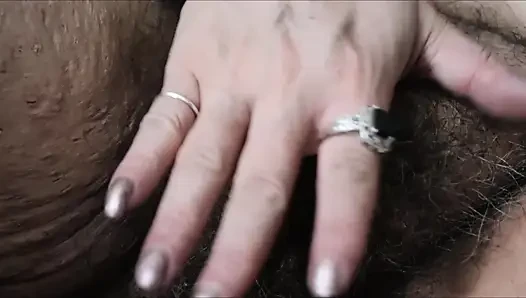 Aşırı amcık kıllı amcık yakın çekimleri