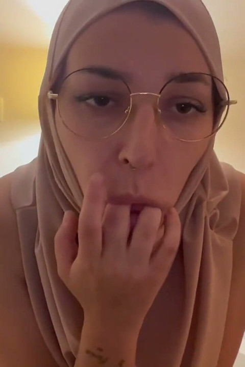 Muslim Pussy Play