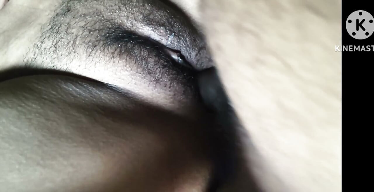 Desi bhabhi yatak odasında daver ile sert sikiyor
