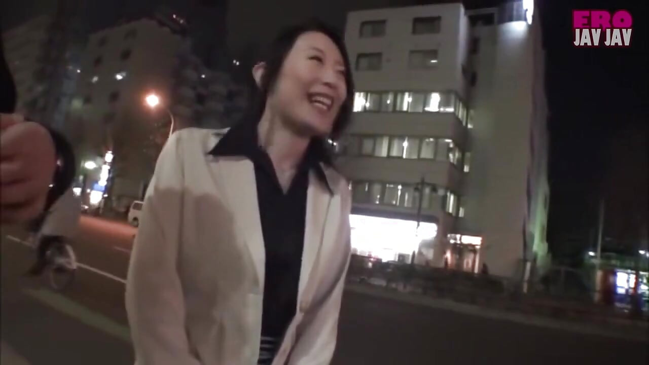 매혹적인 란제리를 입은 우아한 결혼한 미녀들은 로맨틱한 만남 중 비밀스러운 욕망을 받아들입니다 Vol.6 -Pt.3