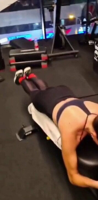 Sexy israeli chica culo entrenamiento con leggings