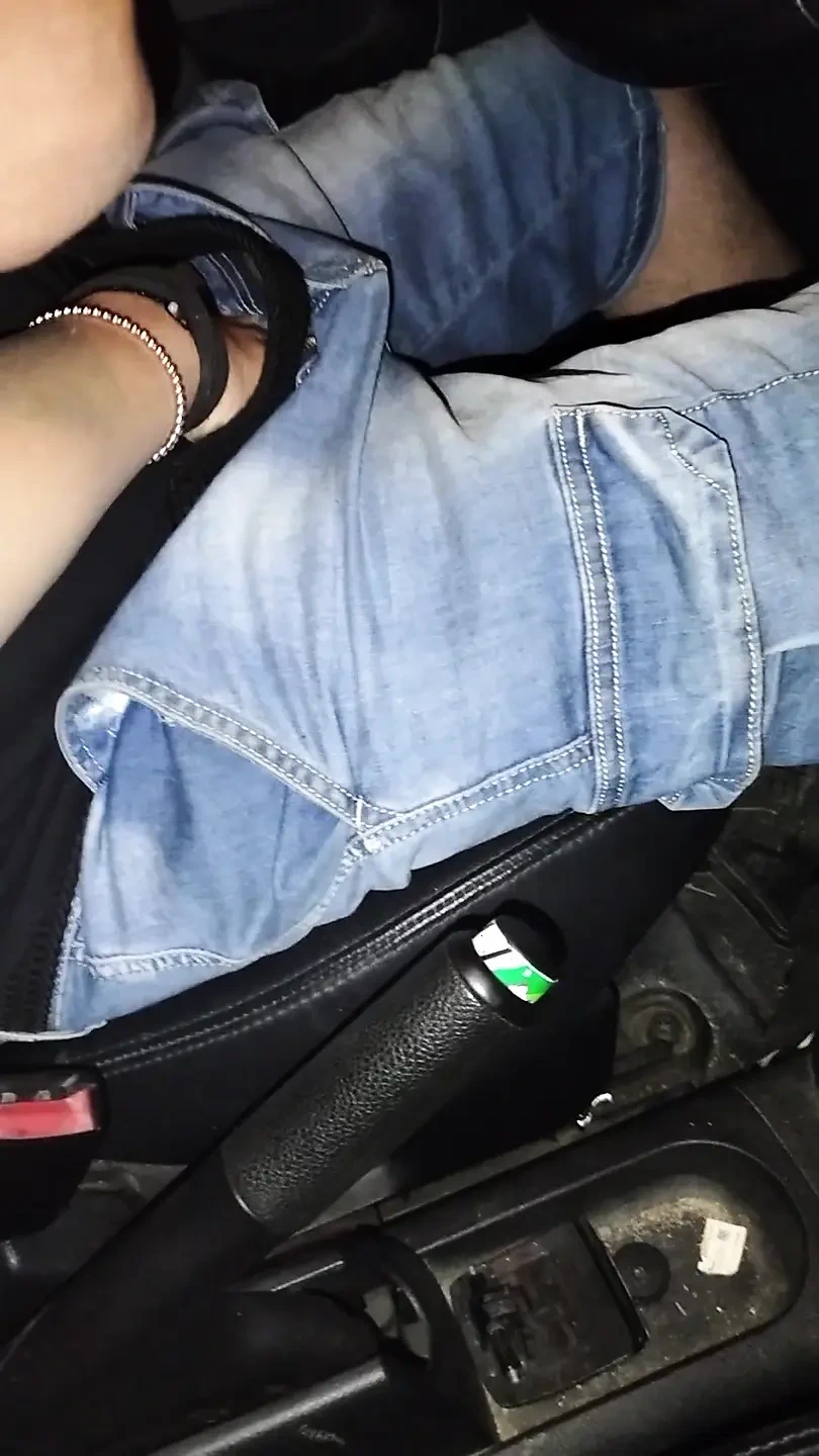 Student provokes voyeurs in the parking lot