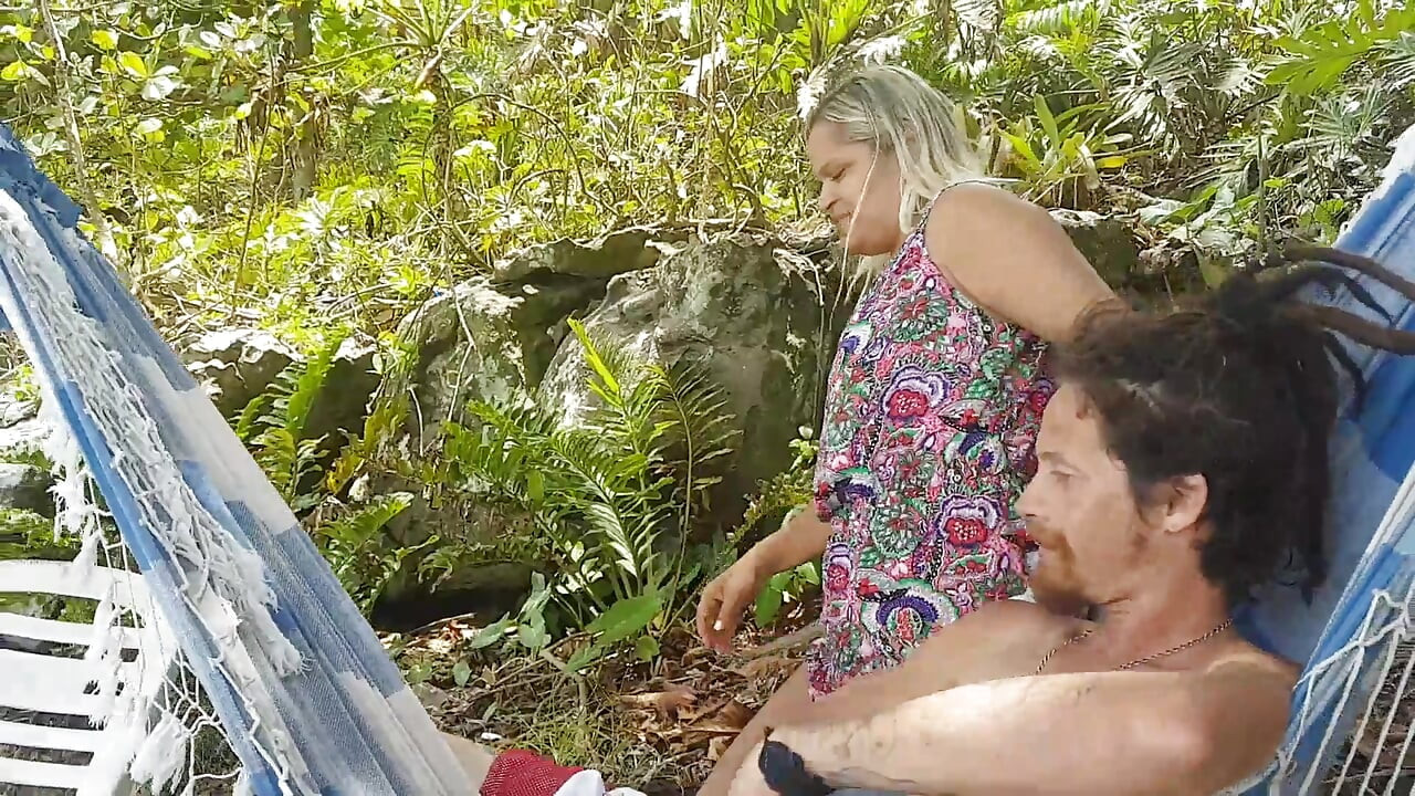 Ninfa Gozando no Pau do Vendedor Rippi