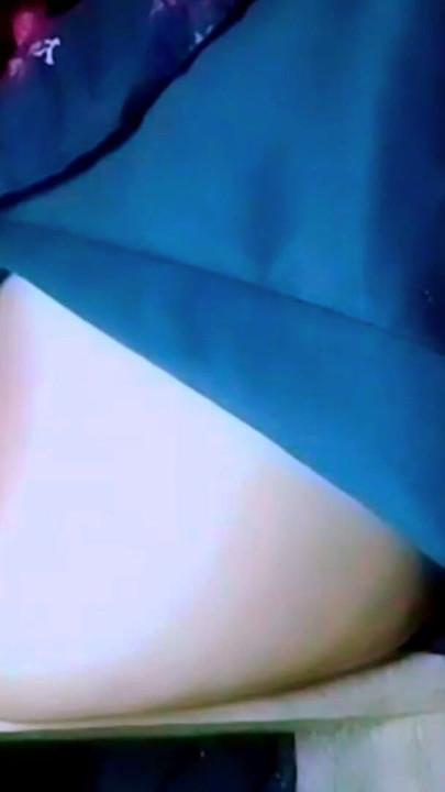 Sister-in-law tried hard but could not find the penis.  Then why quench your pussy's lust with radish? Beautiful hot pussy.  Aft | Clip 1