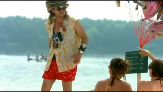 Anke Engelke am strand