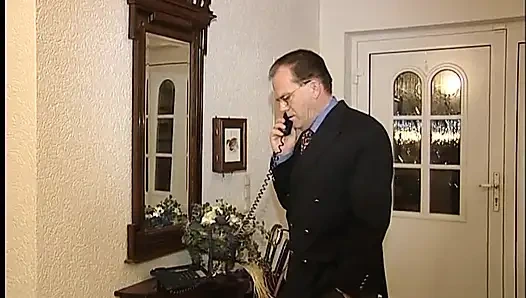 Она слабее в учебе, поэтому ей нужно принять наказание