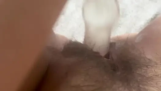 Yeni oyuncağımla boşalma oyunu