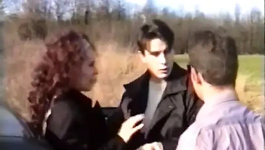 Perjalanan taksi yang berakhir dengan seks threesome hot