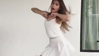 私のダンスがあなたをからかい、私のために激しく絶頂させる