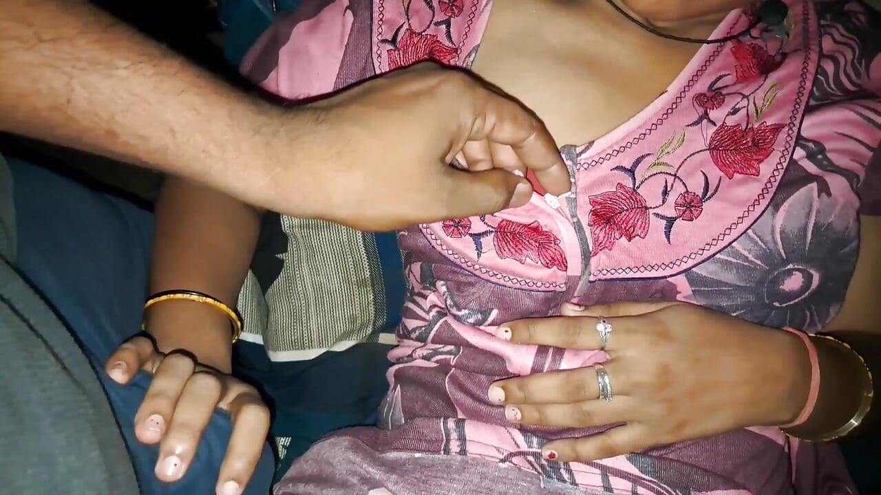 Pados ke uncle ne mujhe ghar main akela pake mere saath mast sex kiya aur maal mere upar hi nikal diya