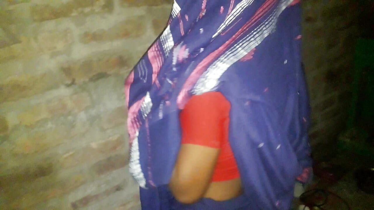 भावजय बघता बघता कपडे काढत असलेला सुंदर व्हिडिओ