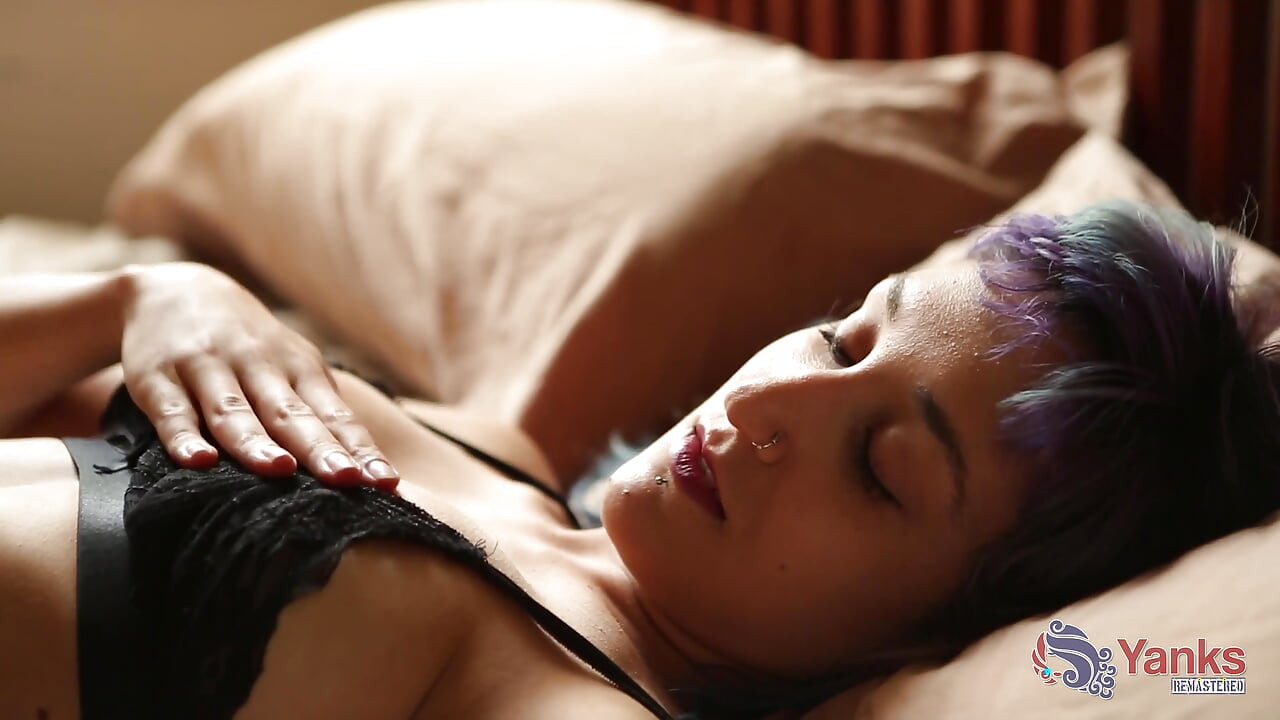 Jay Elle's Hot and Deep Orgasm!