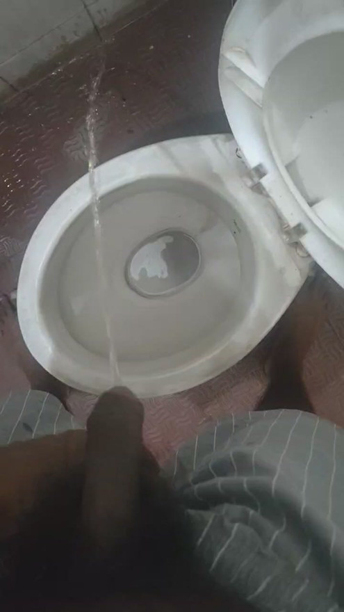 Solo golden shower fetish play in bathroom
