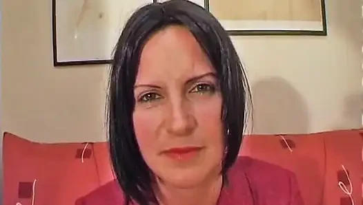 Стриптиз-интервью Sophie