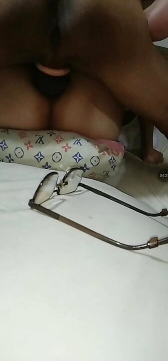젖은 보지를 후장 따먹는 그녀