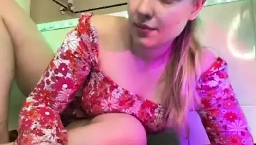Squirting so hart vor der webcam und analfick