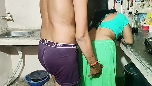 Indische desi-schwiegermutter fickt