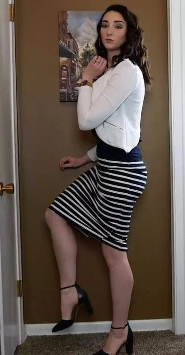 Abby Shapiro modelling 2