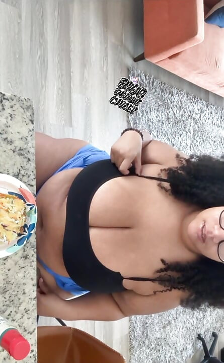 Biggdebbiecakez Mukbang