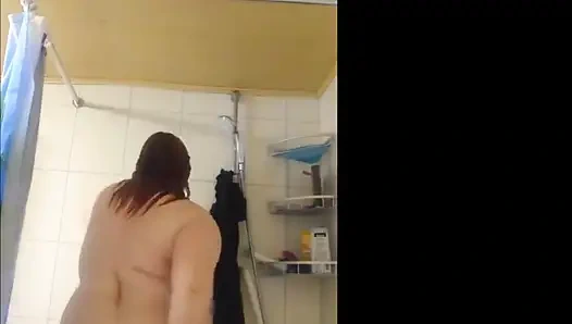 Watch me, a hot SSBBW, take a shower.