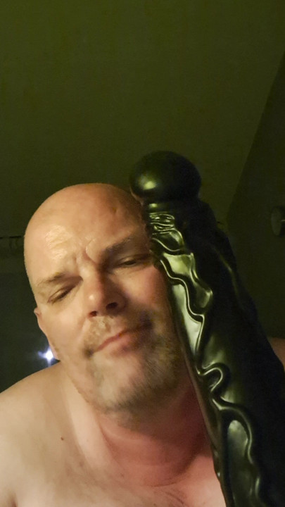 Just the right dildo for the slut