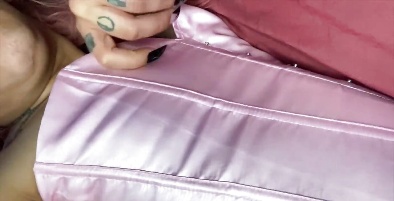 قام بلكم الأرنب بمؤخرة ضيقة وحلق عميق وقذف داخلي