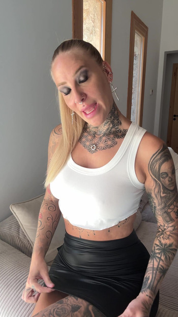 Do you like wetlook skirts?