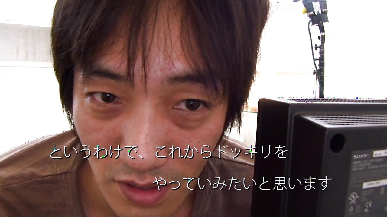 Curva are parte de spermă care picură din pizdă după un futai dur și masturbare cu vibratoare