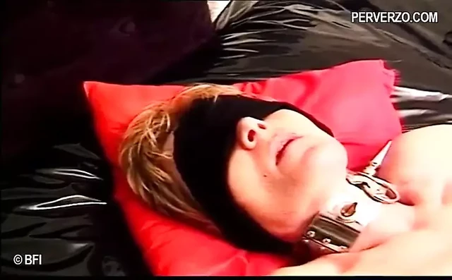 Blindfolded slut gets tied up and whipped