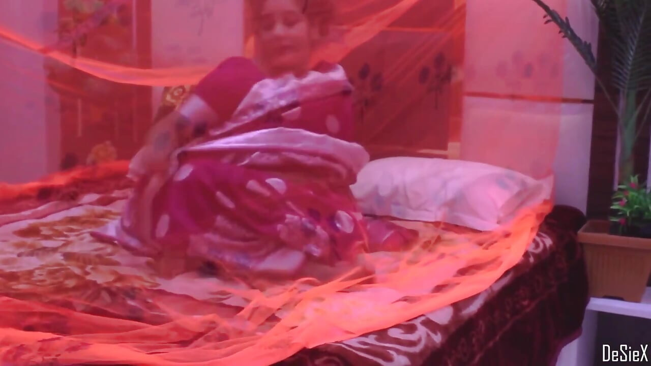 Marred çift gece sikiliyor Hintçe ses