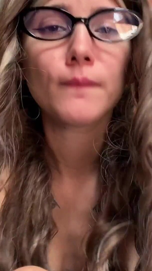 The delivery guy delivered the package and left his cum in her ass - feet fetish | Clip 1