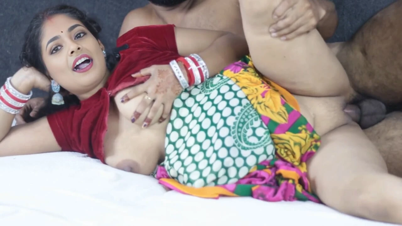 Hintli yeni evli karı seksi sari içinde sert sikişiyor bölüm 2
