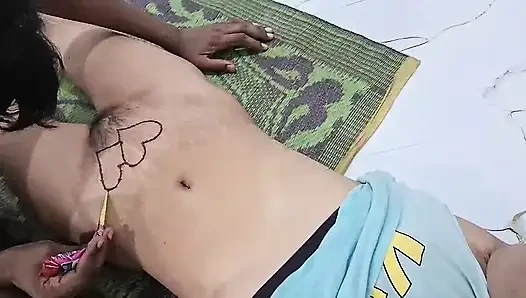 Desain dengan mehndi di vagina (burr)